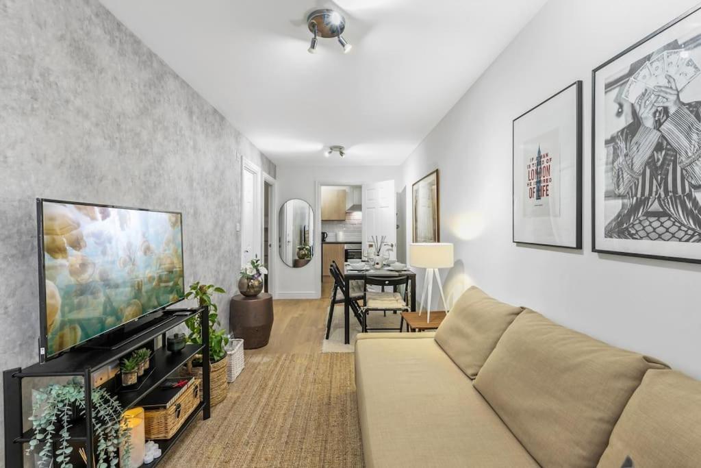 Holiday Home 2Br L 2Ba With Patio-Sleep 6 Londres Exterior foto