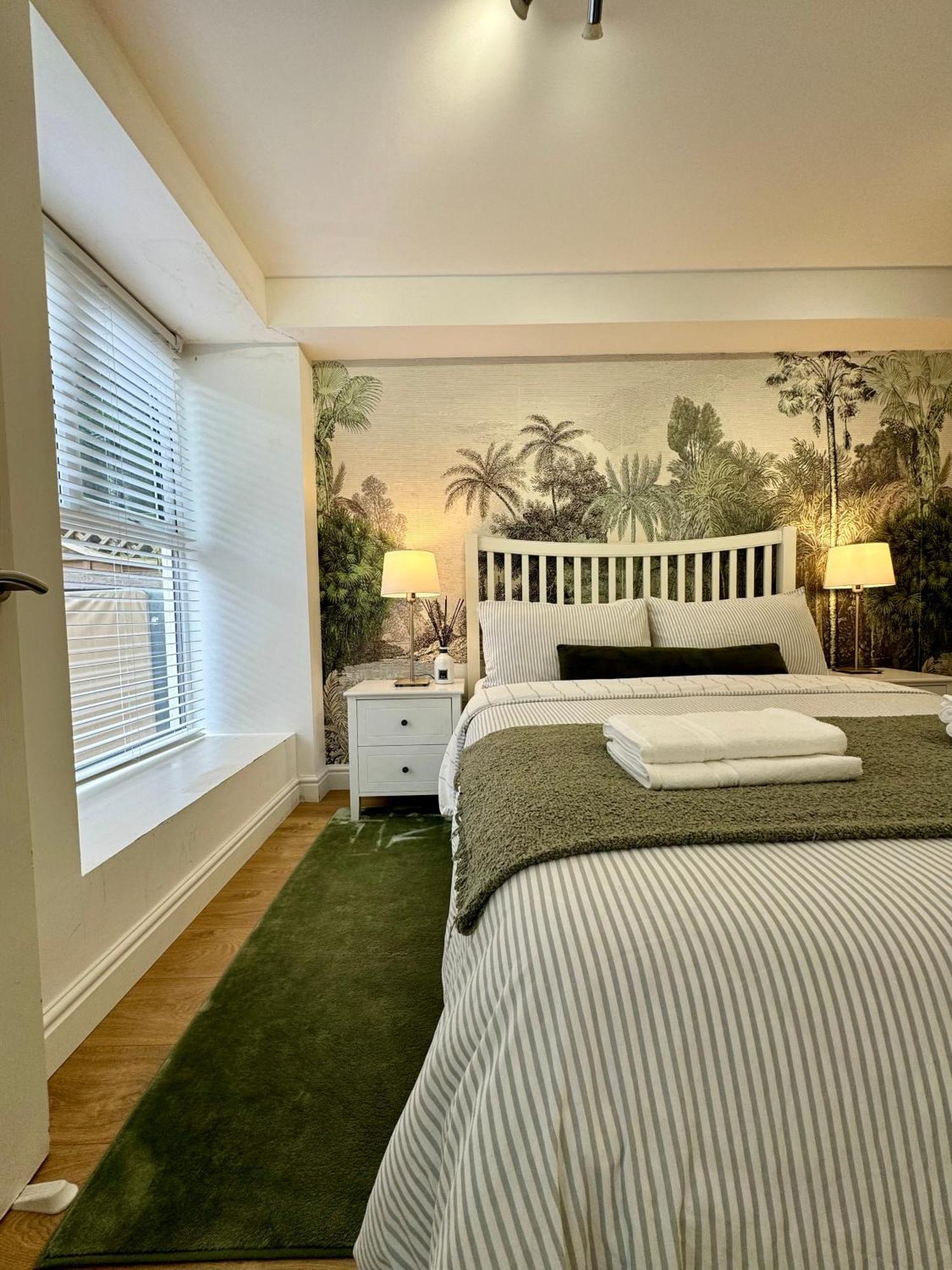 Holiday Home 2Br L 2Ba With Patio-Sleep 6 Londres Exterior foto