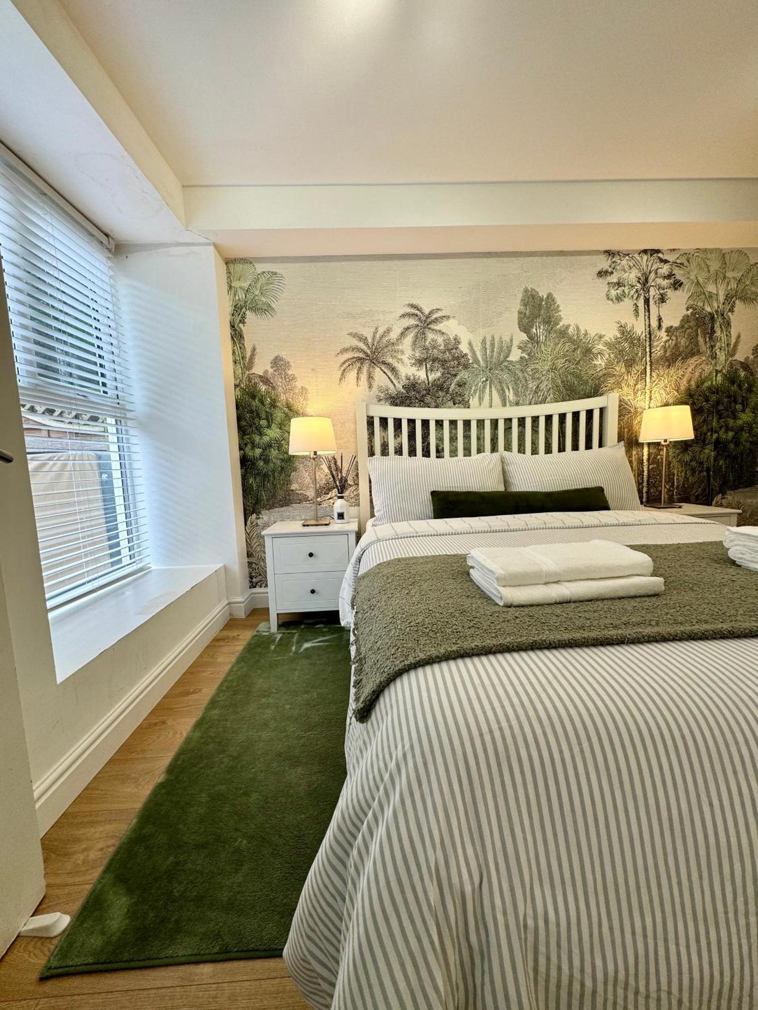 Holiday Home 2Br L 2Ba With Patio-Sleep 6 Londres Exterior foto
