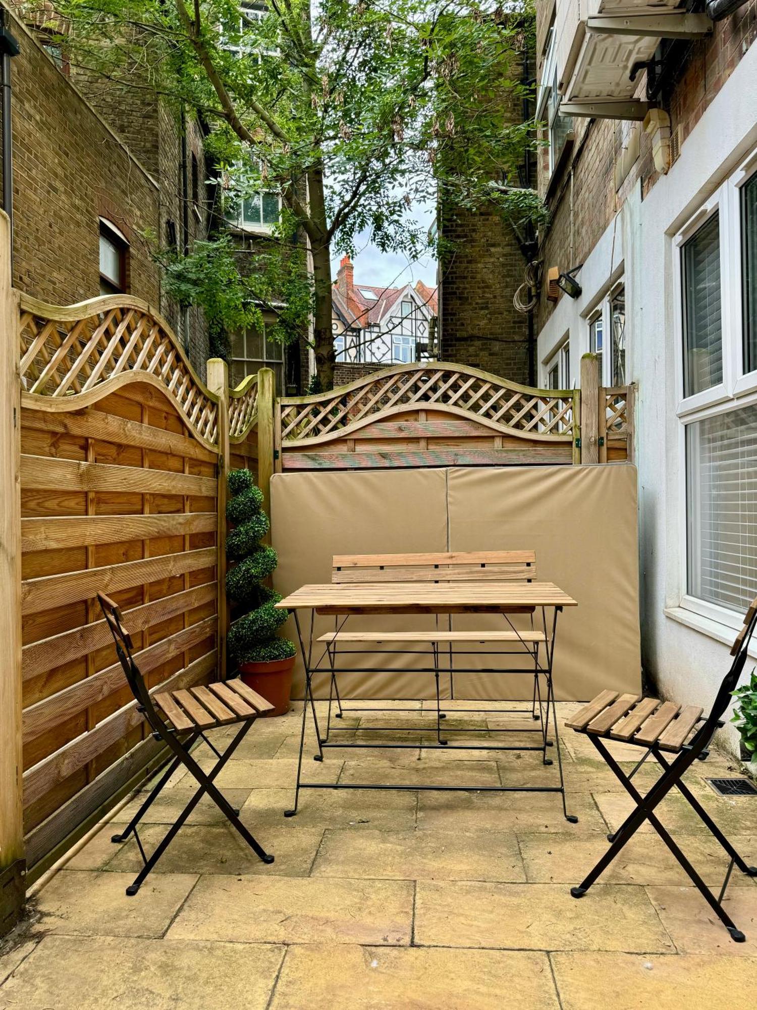 Holiday Home 2Br L 2Ba With Patio-Sleep 6 Londres Exterior foto